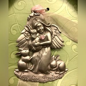 Pewter keepsake ornament. The secret of Angels: Love one Another